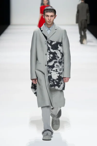 Look 22